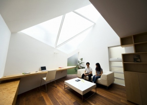 Tokyo-house-with-skylight-framing-the-sky-by-Atelier-Tekuto_dezeen_ss23